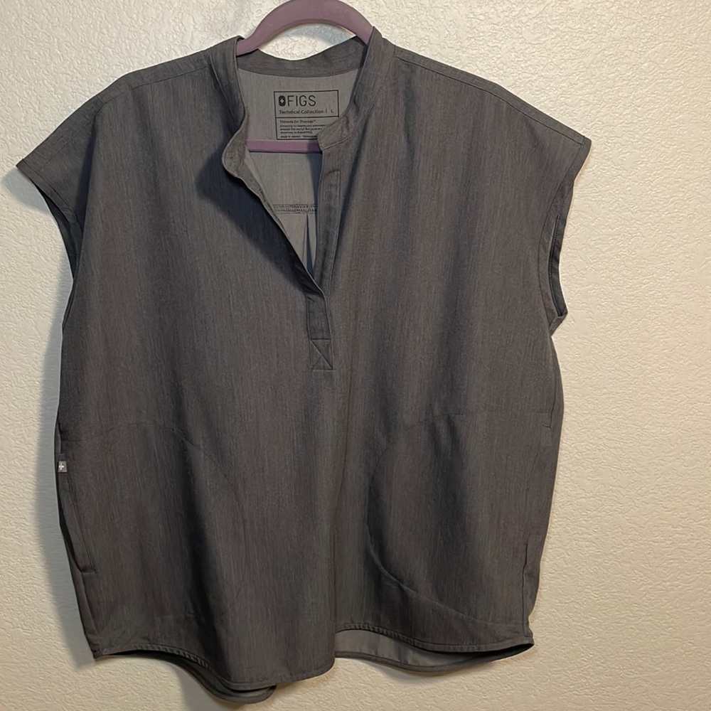 NWOT +FIGS RAFAELA OVERSIZED SCRUB TOP L